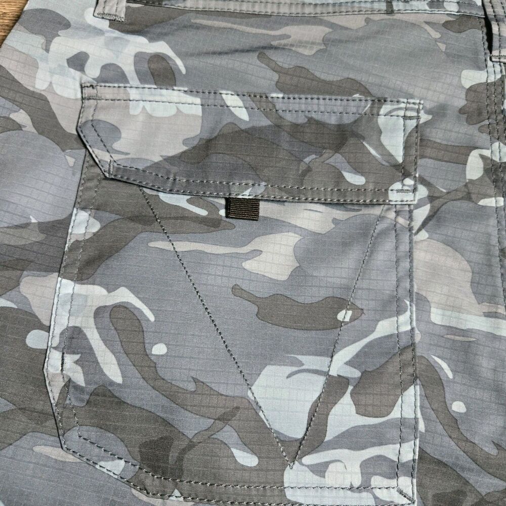 AFTCO Fishing Shorts Men's 32 Blue Camo Ripstop Utility Cargo Outdoor Shorts - Picture 11 of 15